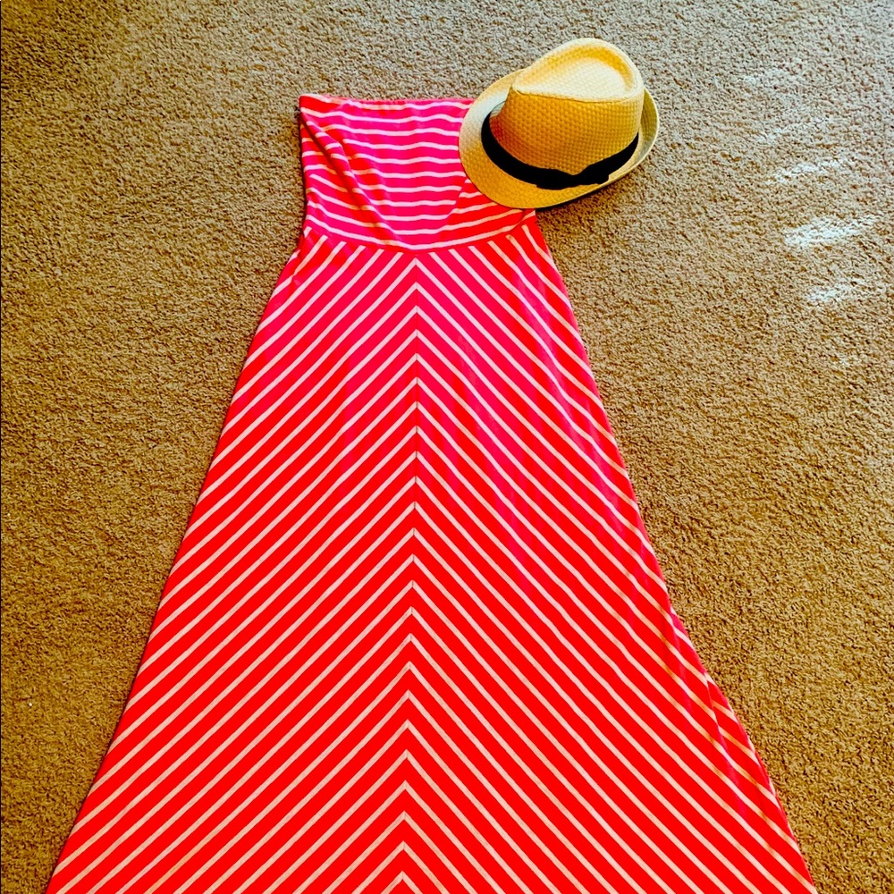 Sleeveless maxi dress